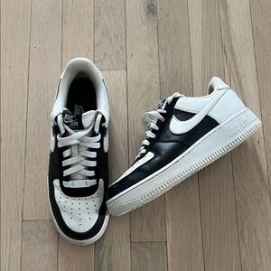 Nike Low Top Sneakers in Black and White